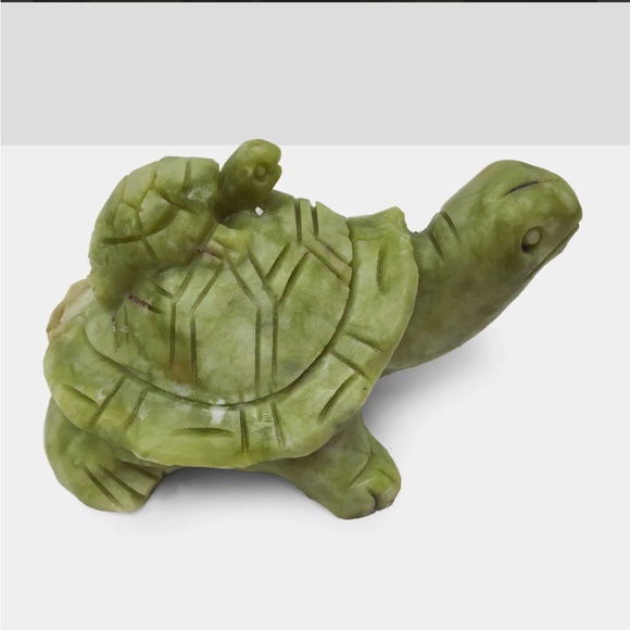 NEW Hand Carved Turtle with Baby Nephrite Jade Gemstone Figurine - Picture 2 of 4